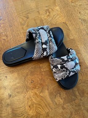 NWOT Marc Fisher Padded Snake-Print Slide Sandals in Black and Gray